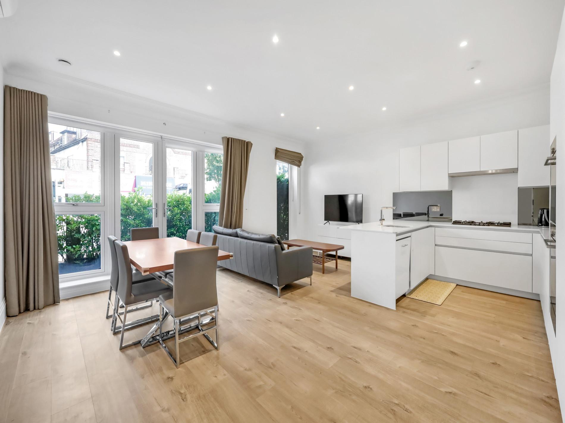 Swan Court, Golders Green Road